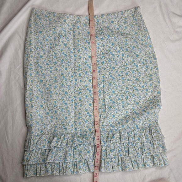 90’s Guess Floral Over the Knee Skirt with ruffles - Picture 8 of 8